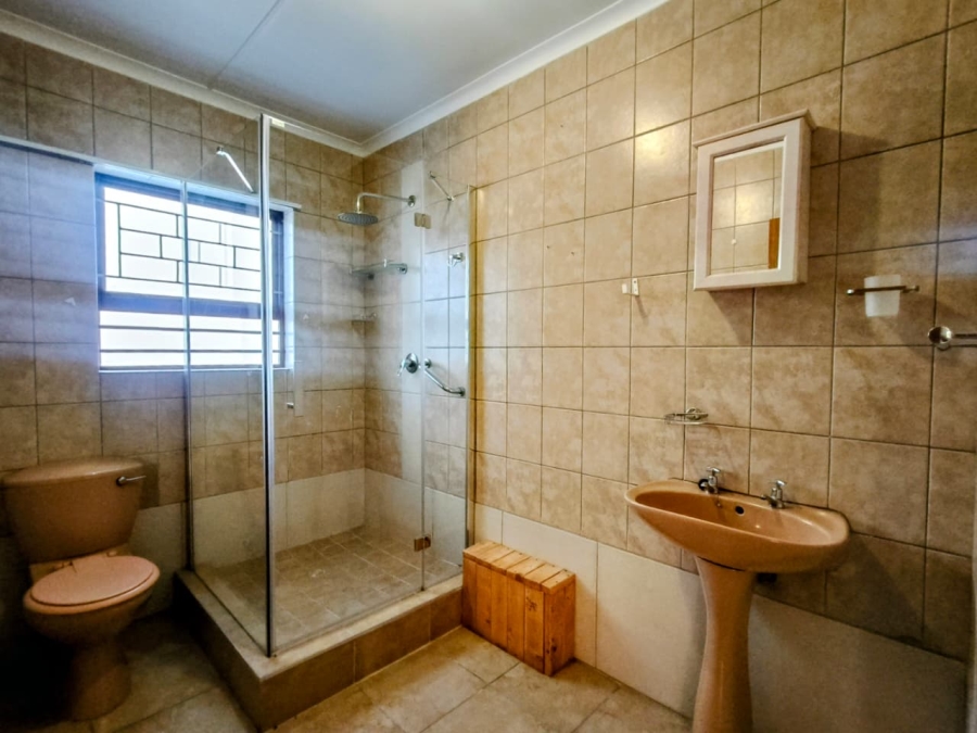 3 Bedroom Property for Sale in Wavecrest Eastern Cape